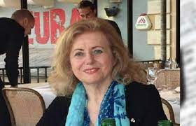 Portrait of Raymonda Tawil, Journalism & Media